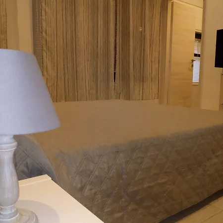 Rizzoli بيت ضيافة 3*